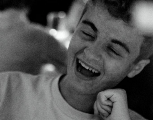 Story_bw_laugh-1