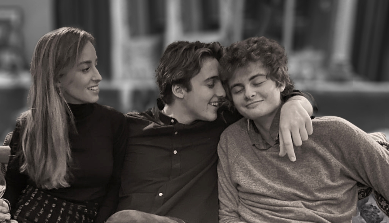 Story_bw_siblings